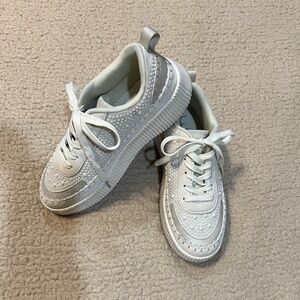 Nicole Miller Brita Pearl size 7